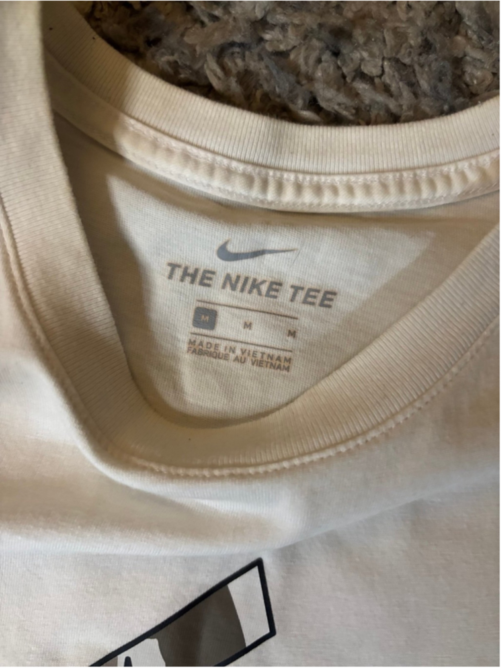 Nike shirt - Picture 2 of 3